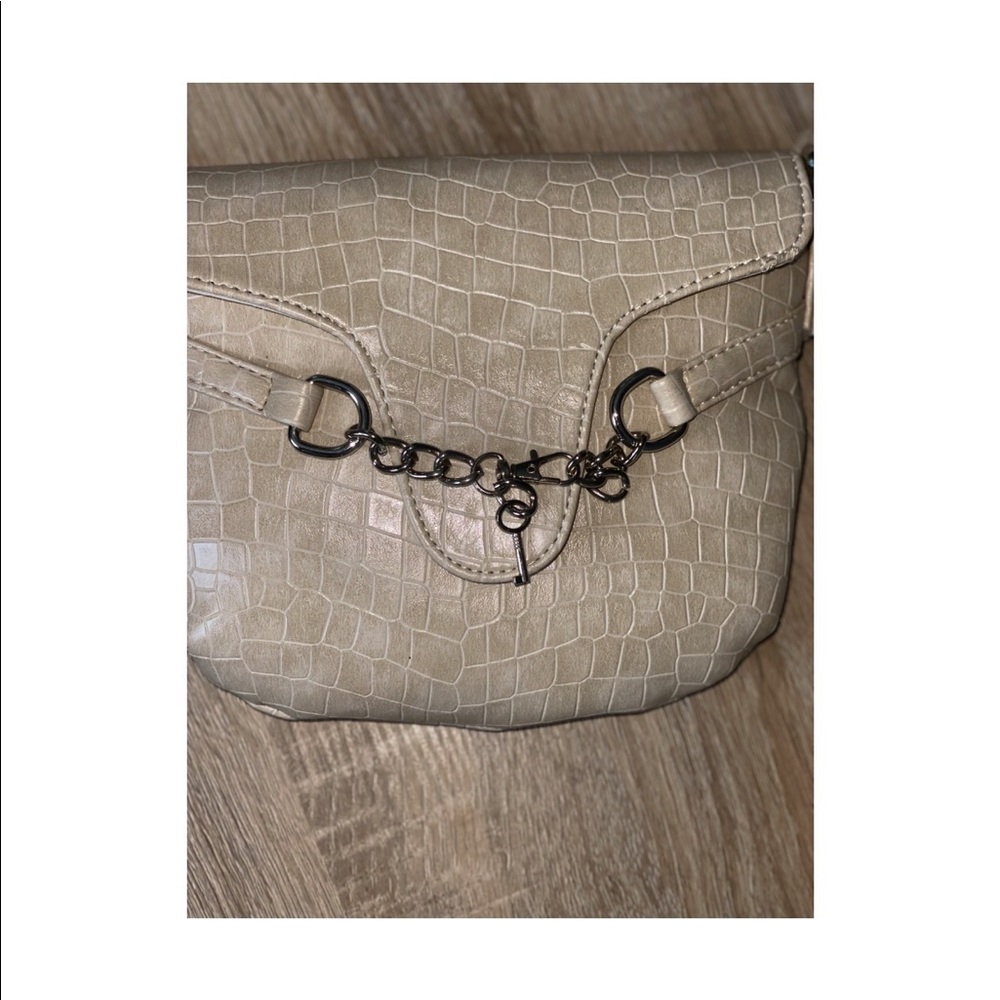 Shoulder bag